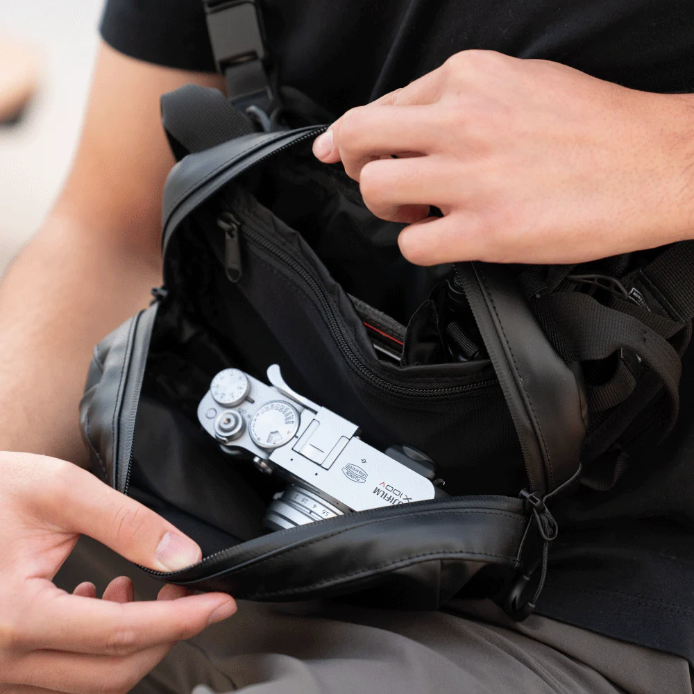 D1 Fanny Pack in Black - Image 4
