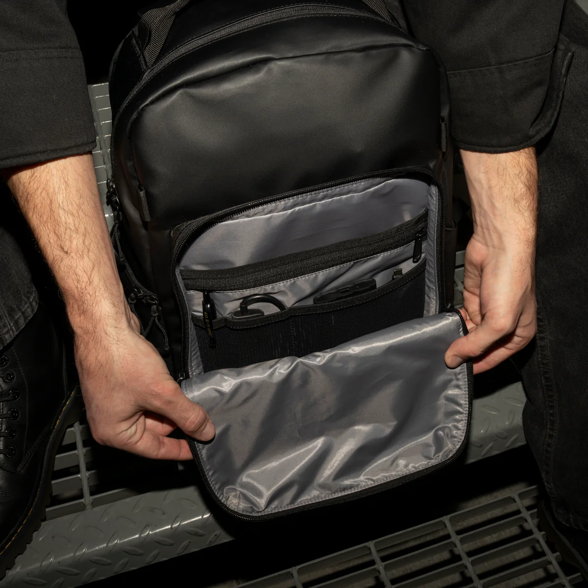 PRVKE Pocket 21L In Black - Image 15