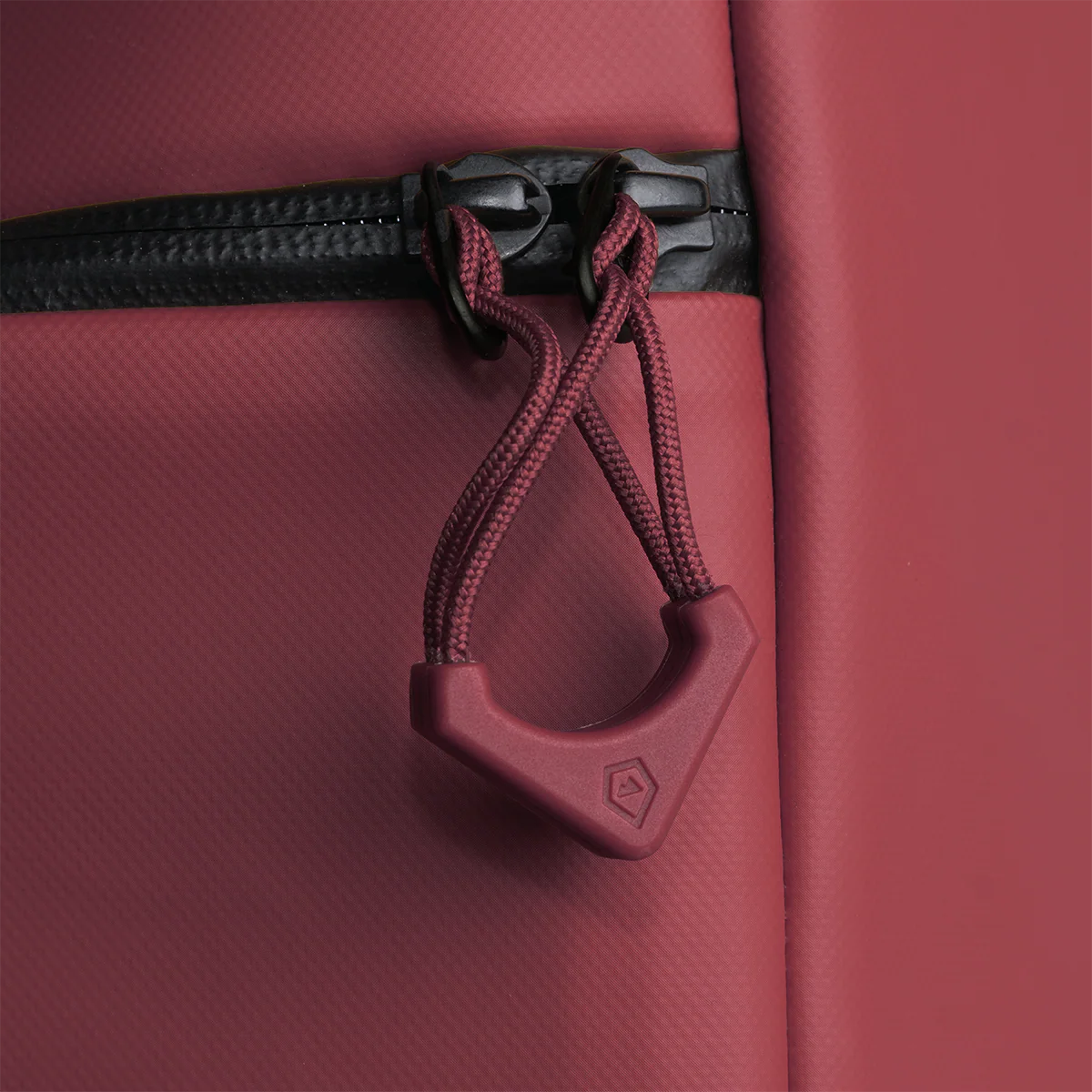 WORRYLESS™️ Locking Zipper Pullers in Rhone Burgundy - Image 3